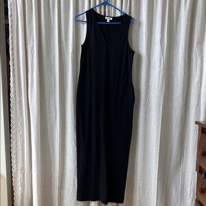 Nordstrom Black V-Neck Sleeveless Maxi Dress
